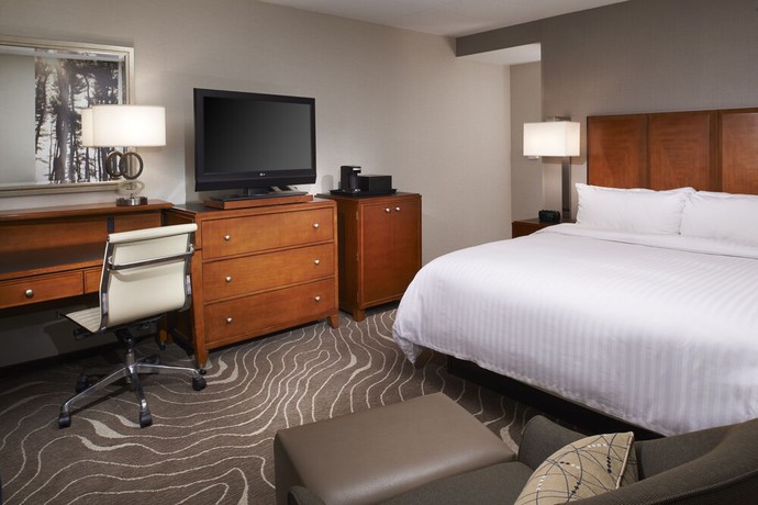 Imagen de la habitación del Hotel Detroit Metro Airport Marriott. Foto 6