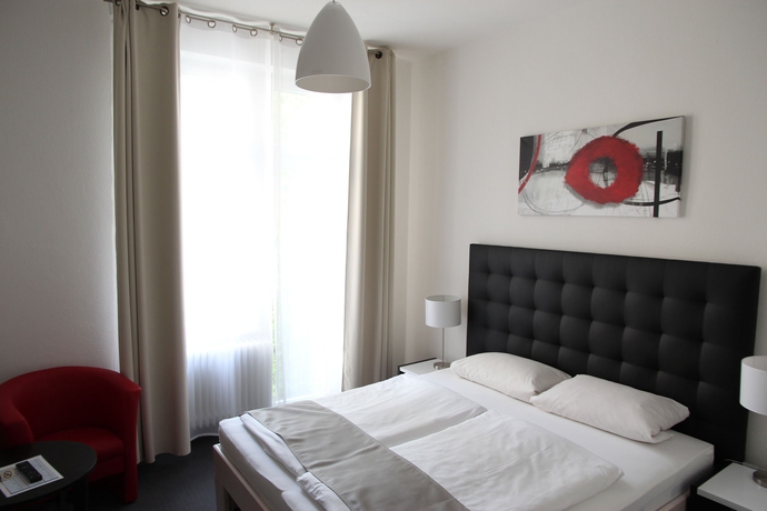 Imagen de la habitación del Hotel Deutscher Kaiser, Baden Baden. Foto 2