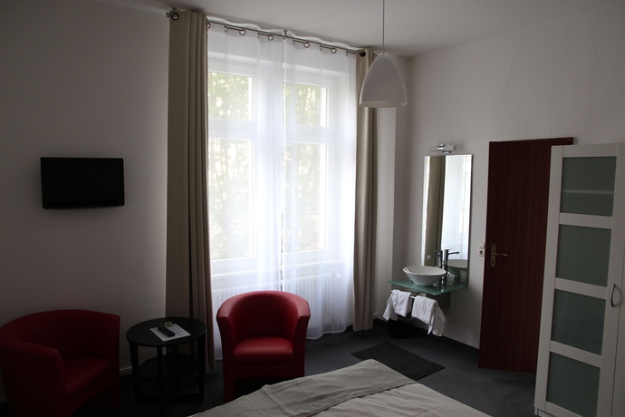 Imagen de la habitación del Hotel Deutscher Kaiser, Baden Baden. Foto 4