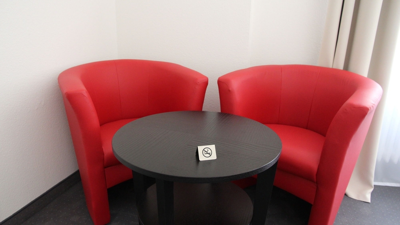 Imagen de la habitación del Hotel Deutscher Kaiser, Baden Baden. Foto 8