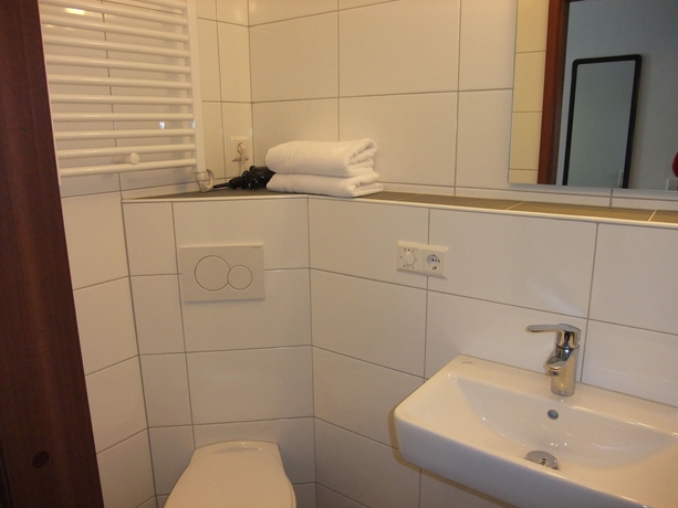 Imagen de la habitación del Hotel Deutscher Kaiser, Baden Baden. Foto 13