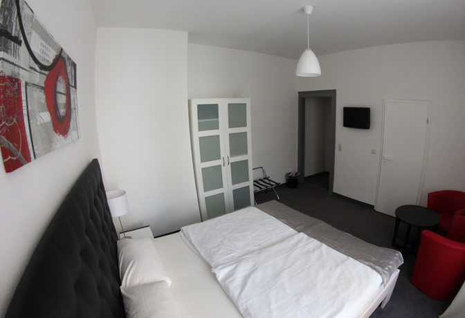 Imagen de la habitación del Hotel Deutscher Kaiser, Baden Baden. Foto 14