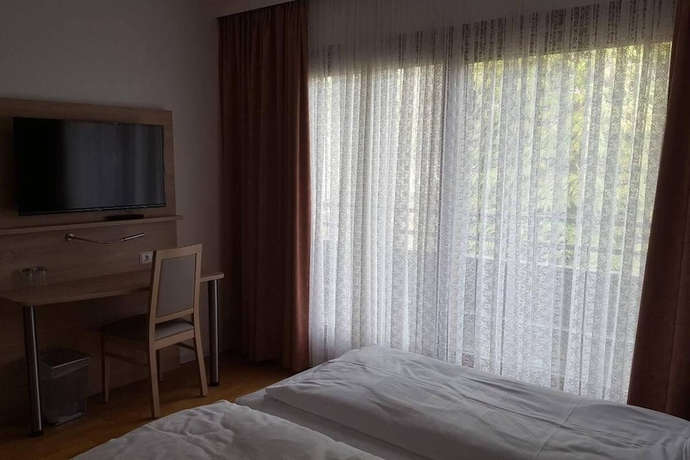 Imagen de la habitación del Hotel Deutsches Haus Neugraben. Foto 13