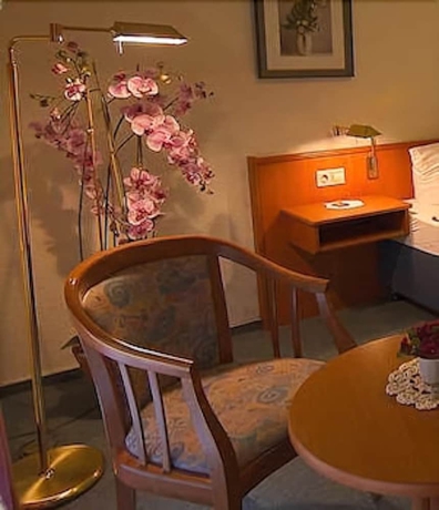 Imagen de la habitación del Hotel Deutsches Haus Neugraben. Foto 17