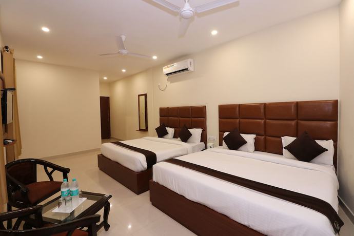 Imagen de la habitación del Hotel Dev Ganga. Foto 6