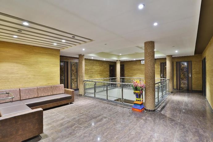 Imagen de los interiores del Hotel Dev Motel and Banquet. Foto 18