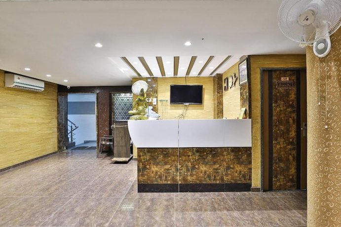 Imagen de los interiores del Hotel Dev Motel and Banquet. Foto 19