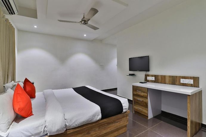 Imagen de la habitación del Hotel Dev Motel and Banquet. Foto 9