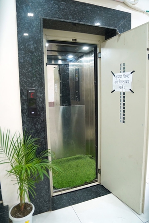 Imagen de los interiores del Hotel Dev Shree Palace, Ujjain. Foto 10