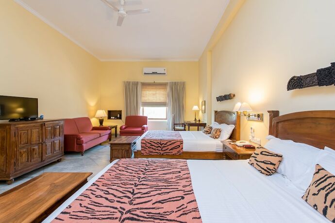 Imagen de la habitación del Hotel Dev Vilas. Foto 24