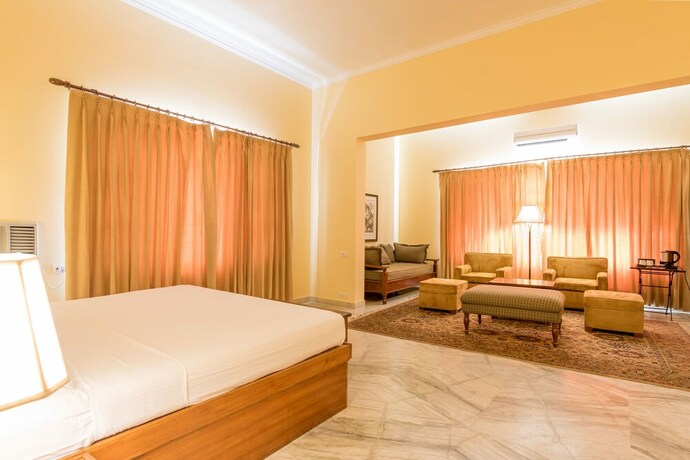 Imagen de la habitación del Hotel Dev Vilas. Foto 30
