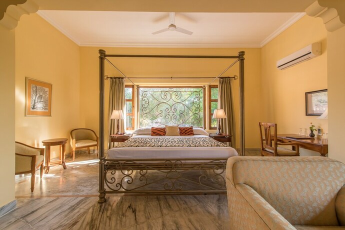 Imagen de la habitación del Hotel Dev Vilas. Foto 35