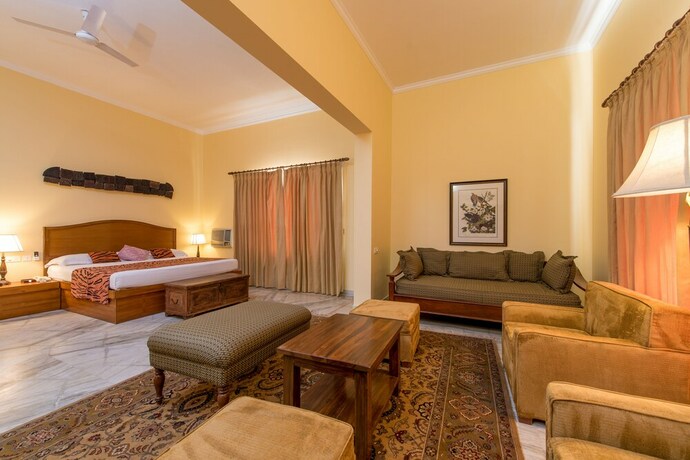 Imagen de la habitación del Hotel Dev Vilas. Foto 38