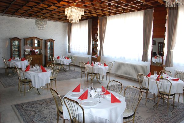 Imagen del bar/restaurante del Hotel Deva. Foto 2