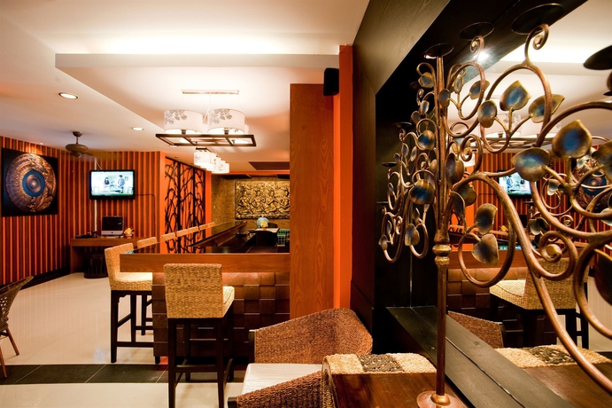 Imagen del bar/restaurante del Hotel Deva Suites Patong. Foto 4