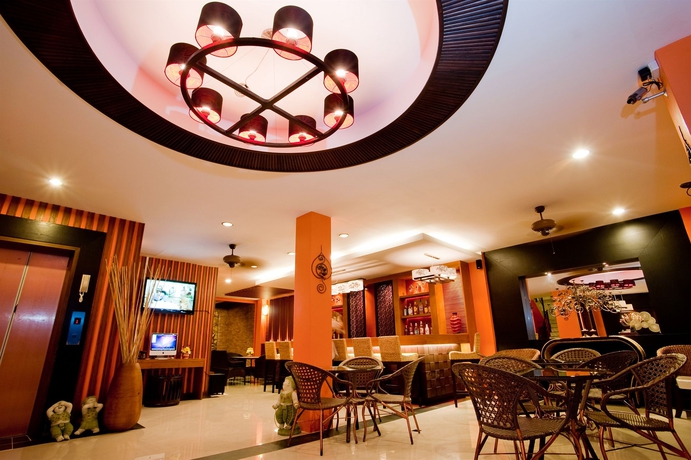 Imagen del bar/restaurante del Hotel Deva Suites Patong. Foto 5