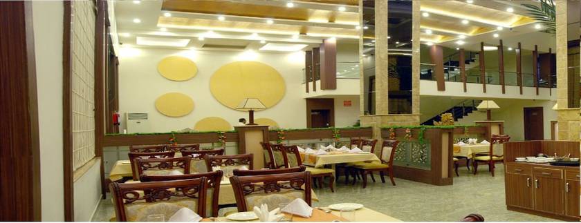 Imagen del bar/restaurante del Hotel Devashish. Foto 3