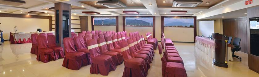 Imagen de los interiores del Hotel Devashish. Foto 13
