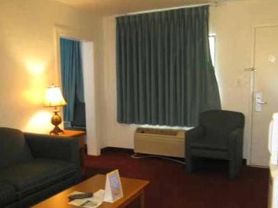 Imagen de la habitación del Hotel Developer Inn Express Fundamental, a Travelodge by Wyndham. Foto 6