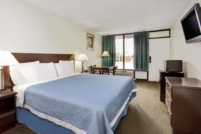 Imagen de la habitación del Hotel Developer Inn Maingate, a Baymont by Wyndham. Foto 5