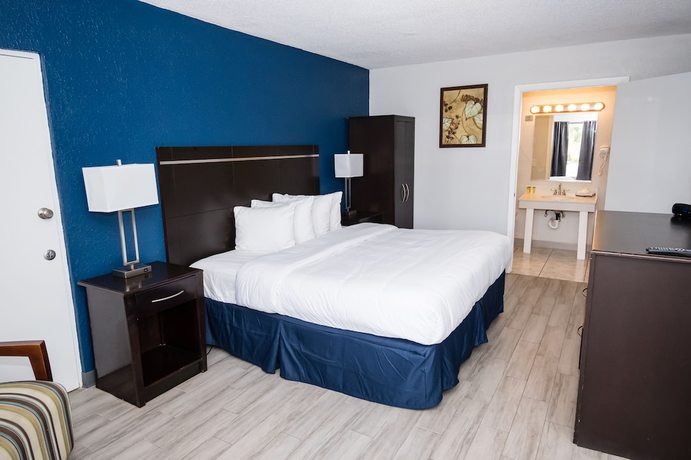 Imagen de la habitación del Hotel Developer Inn Orlando North, a Baymont by Wyndham. Foto 12