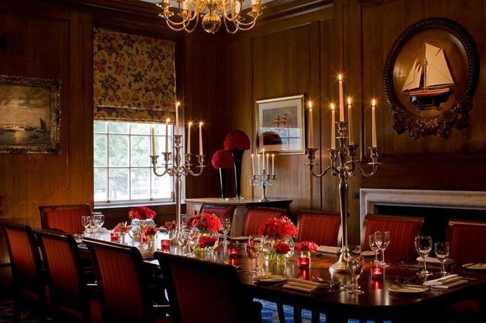 Imagen del bar/restaurante del Hotel Devere Venues Devonport House. Foto 3