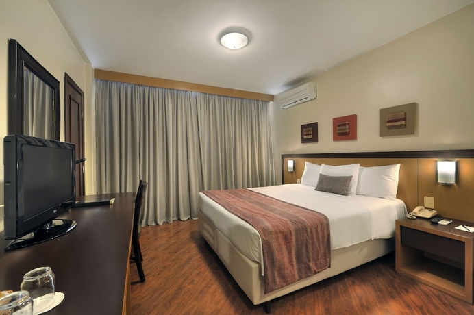 Imagen de la habitación del Hotel Deville Business Maringá. Foto 6