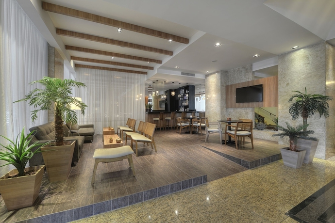 Imagen de los interiores del Hotel Deville Business Maringá. Foto 15