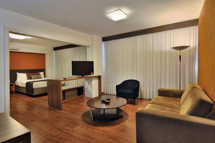 Imagen de los interiores del Hotel Deville Curitiba Batel. Foto 14