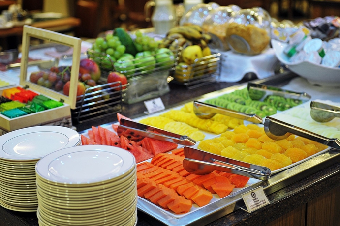 Imagen del bar/restaurante del Hotel Deville Curitiba Batel. Foto 3