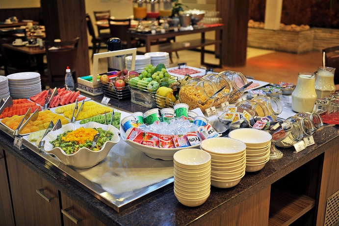 Imagen del bar/restaurante del Hotel Deville Curitiba Batel. Foto 4