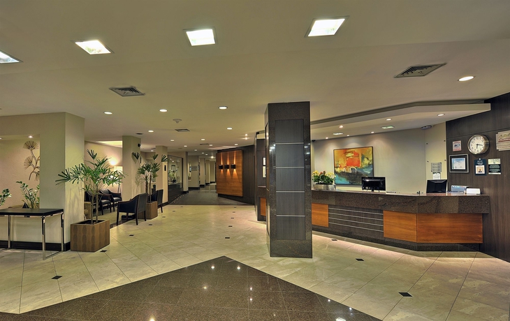 Imagen de los interiores del Hotel Deville Curitiba Batel. Foto 16