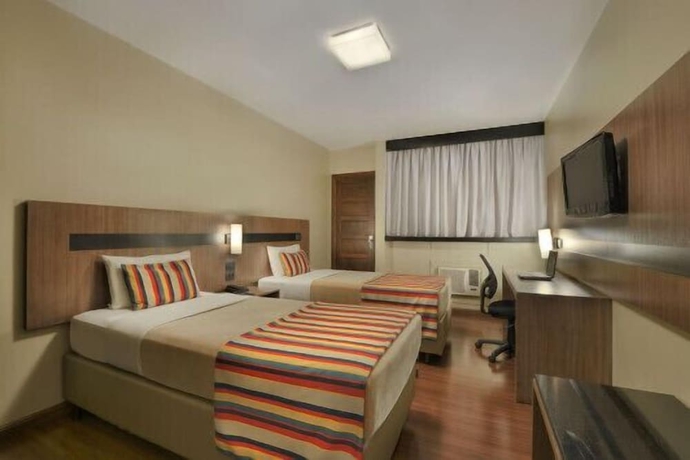 Imagen de la habitación del Hotel Deville Express Gua&iacute;ra. Foto 11