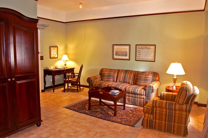 Imagen de los interiores del Hotel Deville. Foto 13