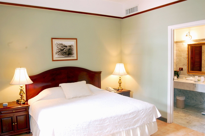 Imagen de la habitación del Hotel Deville. Foto 2