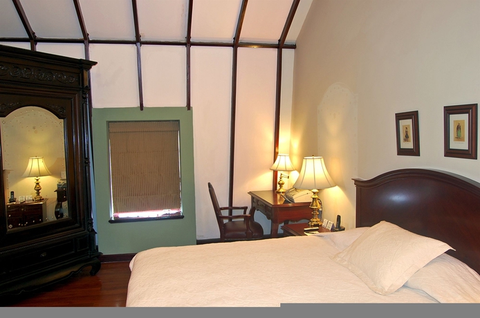 Imagen de la habitación del Hotel Deville. Foto 4