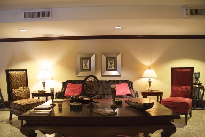 Imagen de los interiores del Hotel Deville. Foto 15