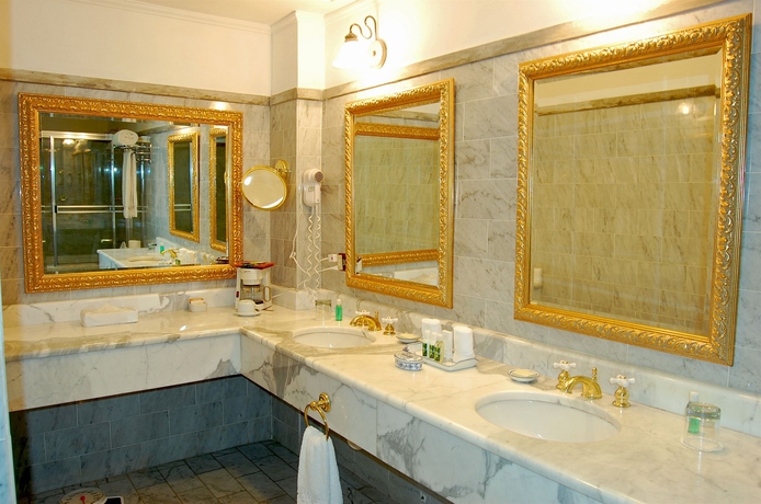 Imagen de la habitación del Hotel Deville. Foto 11