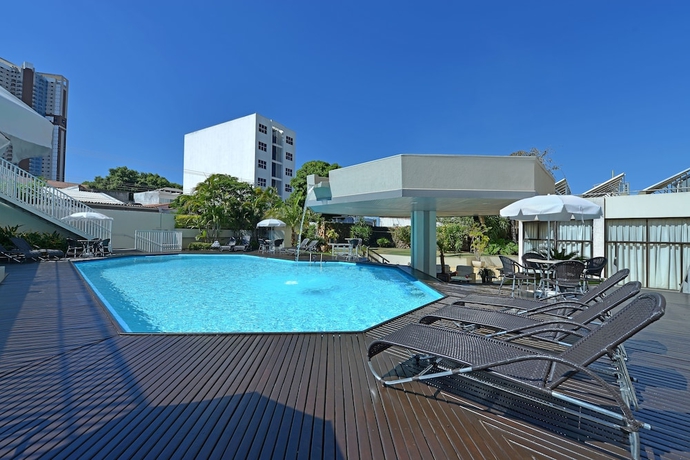 Imagen de la piscina del Hotel Deville Prime Cuiab&aacute;. Foto 18