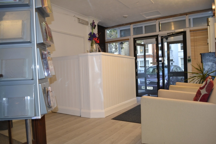 Imagen de los interiores del Hotel Devine Beach Hotel, Westcliff Southend-On-Sea. Foto 19
