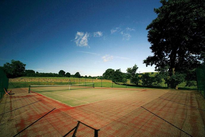 Imagen de los exteriores del Hotel Devonshire Arms and Spa. Foto 3