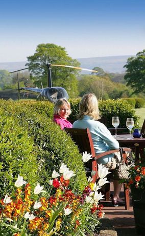 Imagen de los exteriores del Hotel Devonshire Arms and Spa. Foto 4