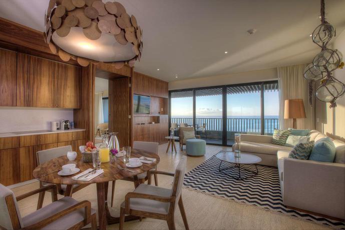 Imagen de los interiores del Hotel Devossion by Live Aqua Playa del Carmen. Foto 6