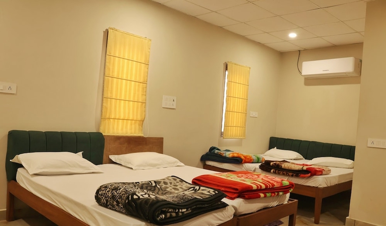 Imagen de la habitación del Hotel Devraha Seva Ashram - Vrindavan. Foto 10