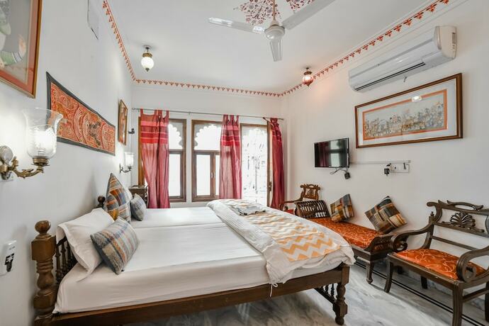 Imagen general del Hotel Devraj Niwas On Lake Pichola Udaipur. Foto 12