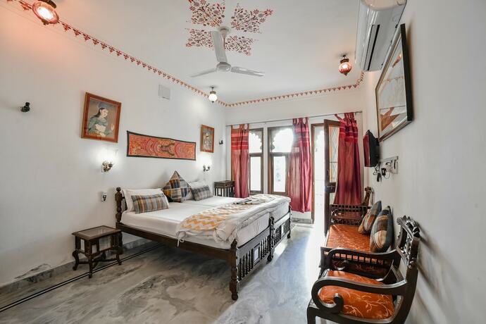 Imagen general del Hotel Devraj Niwas On Lake Pichola Udaipur. Foto 1