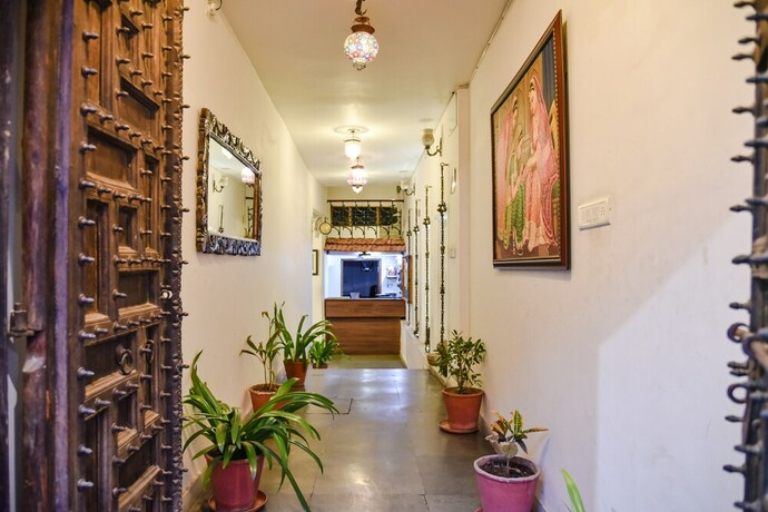 Imagen de los interiores del Hotel Devraj Niwas On Lake Pichola Udaipur. Foto 30