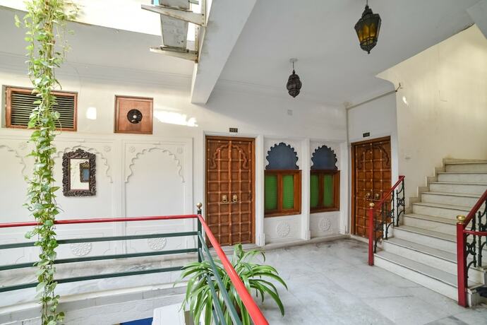 Imagen de los interiores del Hotel Devraj Niwas On Lake Pichola Udaipur. Foto 32