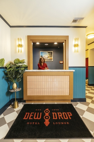 Imagen de los interiores del Hotel Dew Drop Inn. Foto 16
