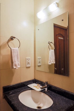 Imagen de la habitación del Hotel Dewdrop Le Seasons Beach Resort. Foto 11